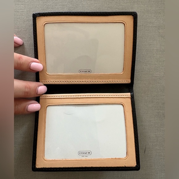 Coach Black and Cream ID Holder - Picture 4 of 4